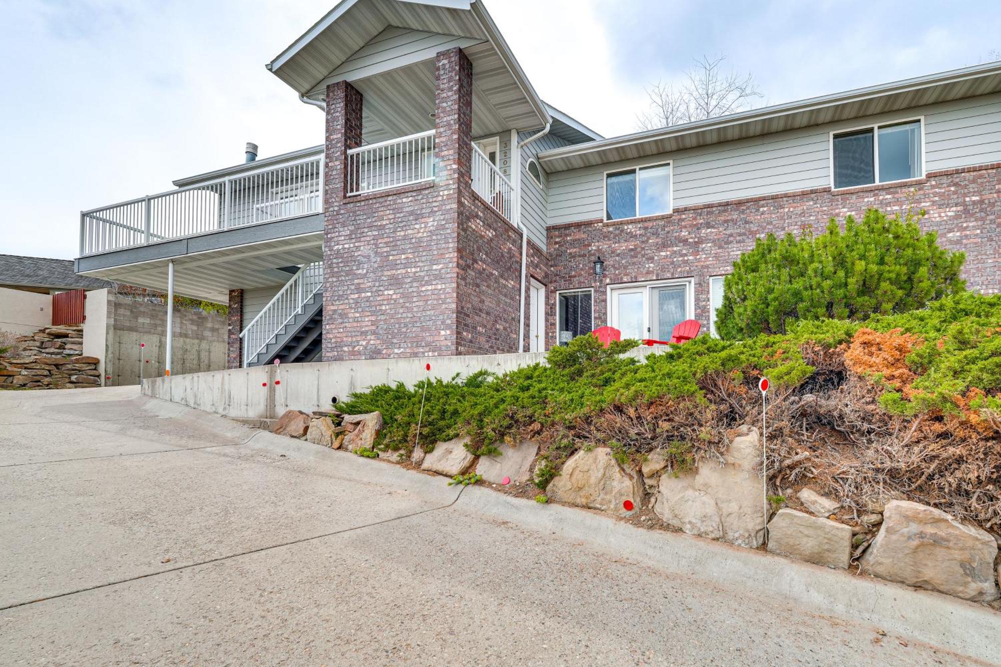 Inviting Great Falls Home With Wraparound Deck! Exterior photo