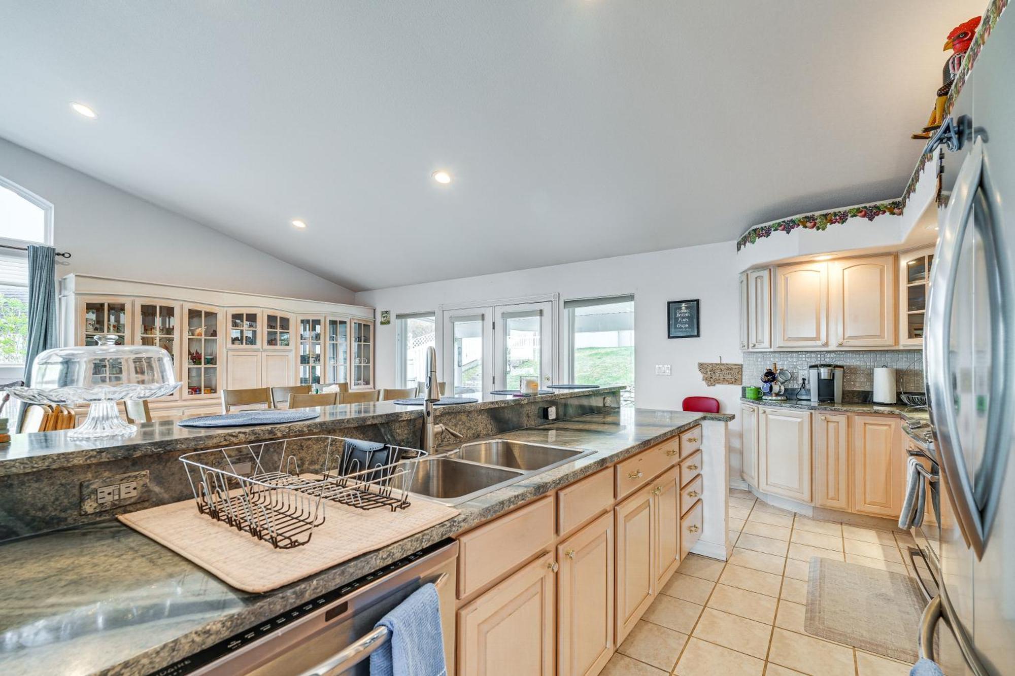Inviting Great Falls Home With Wraparound Deck! Exterior photo